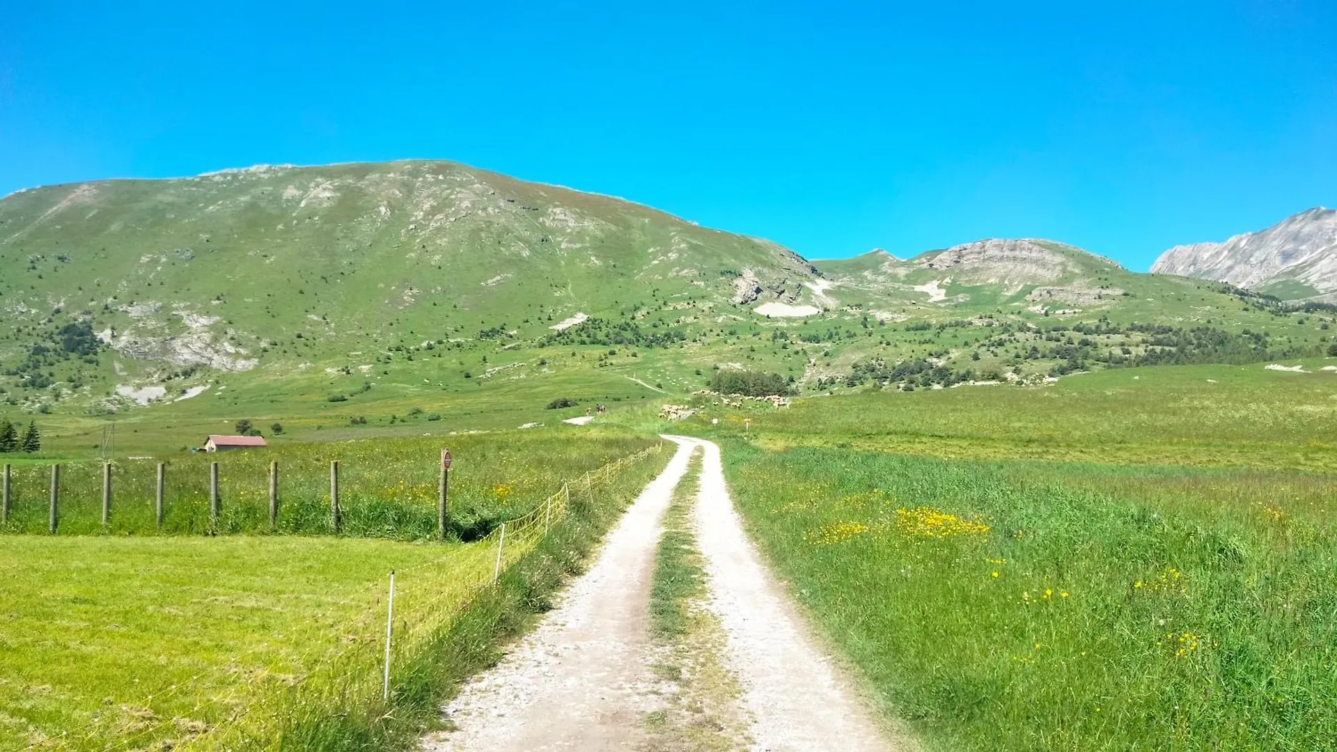 Le Vert Montagne Studio Lumineux Plein Sud Le Devoluy 0*,